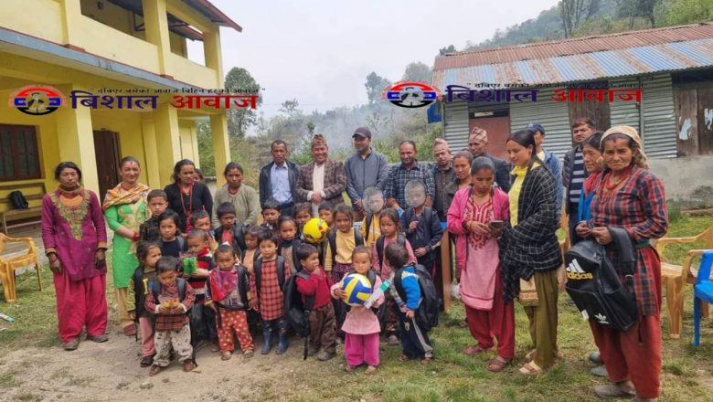 दक्षिण कोरियामा रहेको न्यु भिजन ग्रुप द्वारा शैक्षिक सामाग्री वितरण