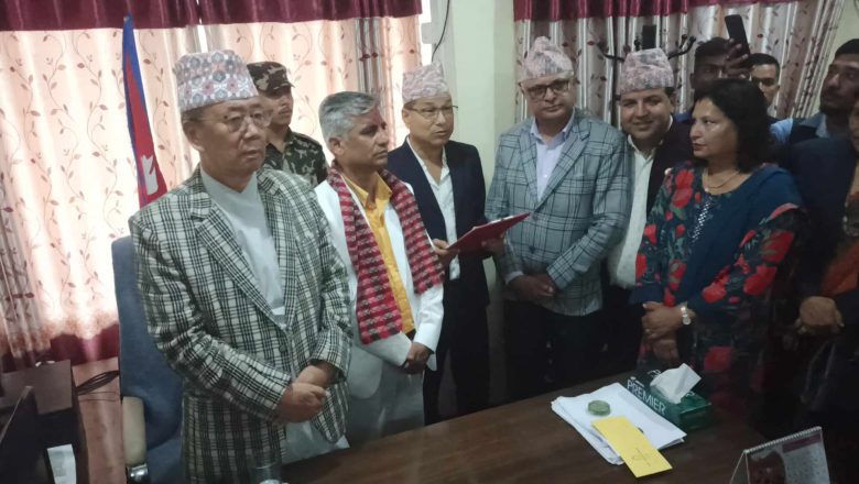 कांग्रेसमा विद्रोह गरेका केदार एमालेको समर्थनमा बने कोशीको मुख्यमन्त्री